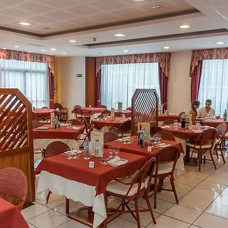 Alpholiday Dolomiti Wellness & Family Hotel Dimaro