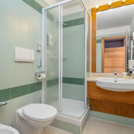 Hotel Alpholiday Dolomiti Wellness & Family Dimaro